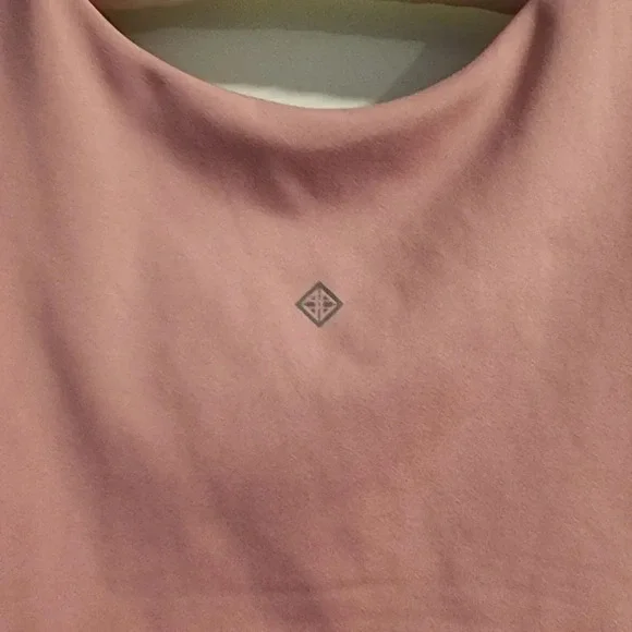 Antonio Melani Workout Cropped Top - Picture 4 of 6